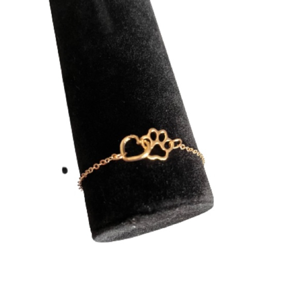 Gold plates paw heart necklace